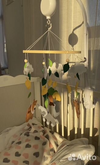 Мобиль на кроватку из фетра