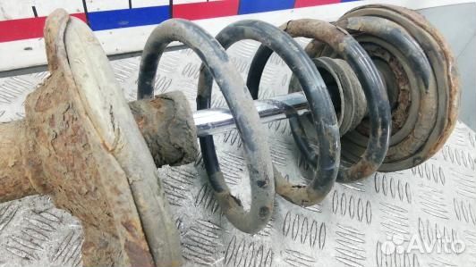 Стойка задняя левая nissan X-trail T30 (GML33SJ01)