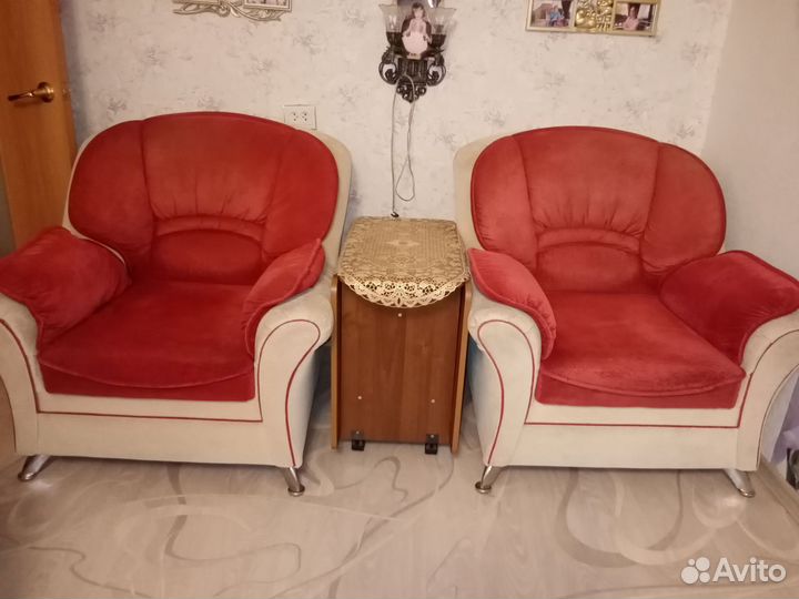 Диван раскладной и 2 кресла