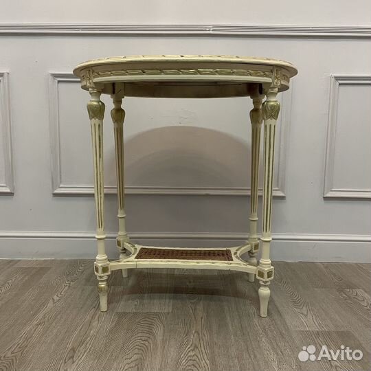 Столик антикварный в стиле рококо