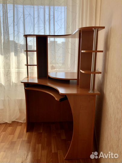 Компьютерный угловой письменный стол бу