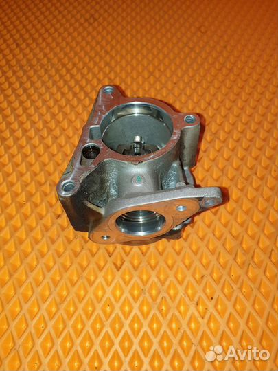 Насос вакуумный Ауди Шкода Фольксваген