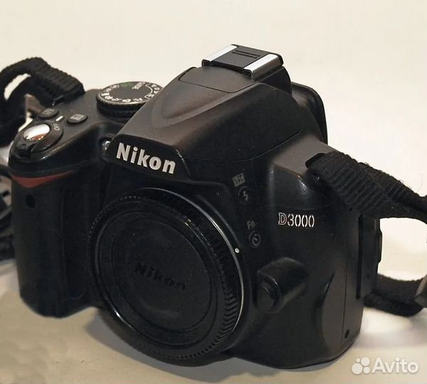 Nikon D3000 Body