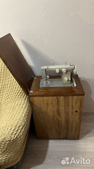 Швейная машина Чайка Подольская ножная