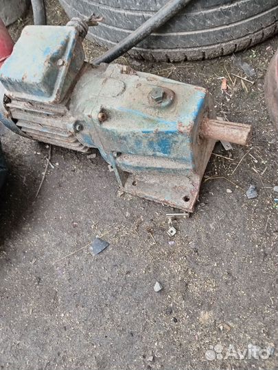 Мотор редуктор 220 /380