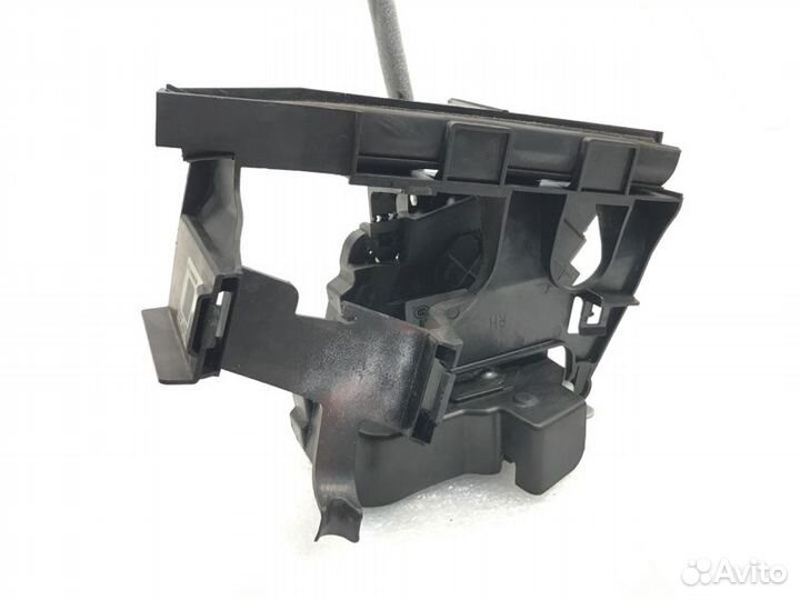 Замок двери задний правый Ford Mondeo седан 2.3