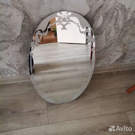 Зеркало овальное настенное