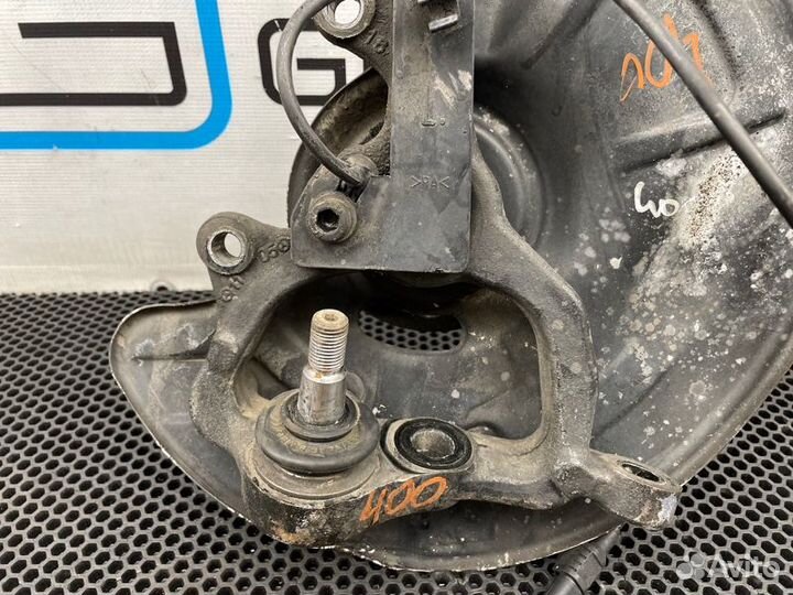 Кулак передний левый Mercedes-Benz Cls-Class W219