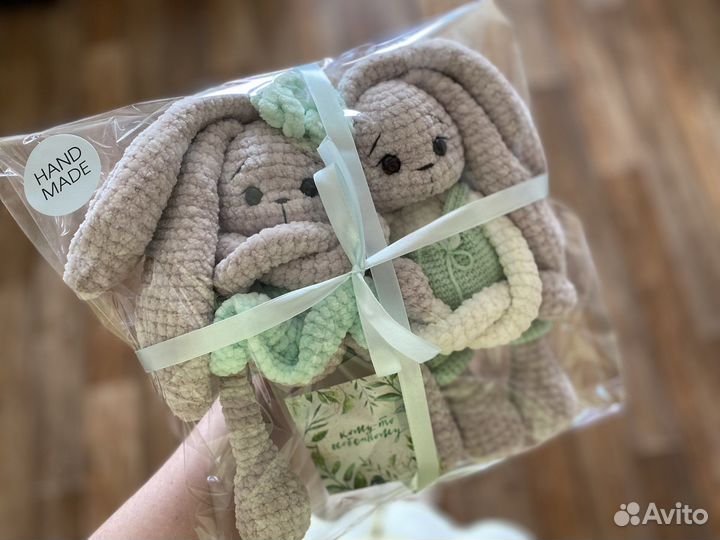 Зайчики ручной работы (из плюшевой пряжи)