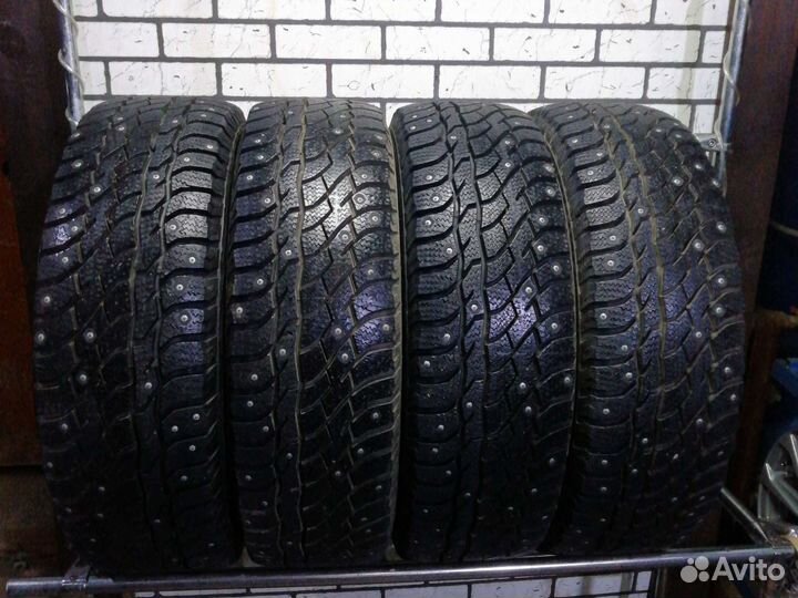 Viatti Bosco Nordico V-523 215/65 R16 98T