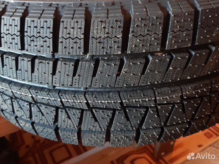 Bridgestone Blizzak Revo GZ 215/55 R16 93S