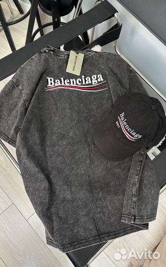 Футболка Balenciaga