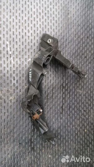 Кронштейн правой фары Audi A4 B8