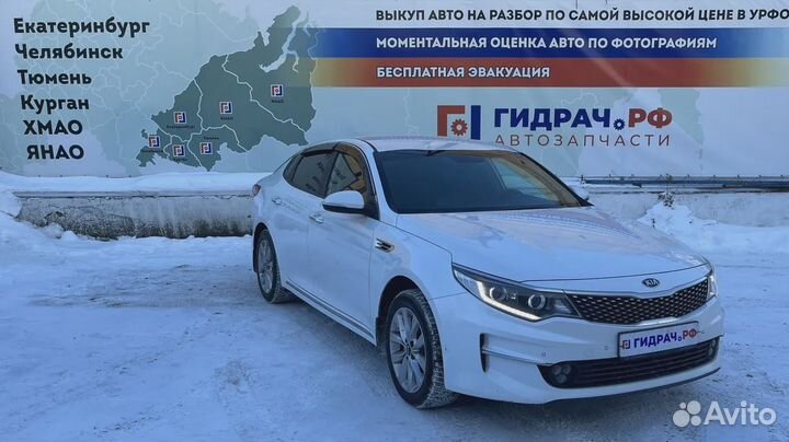 Стекло кузовное глухое правое Kia Optima (JF) 8782