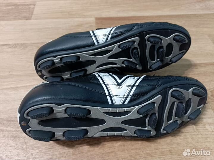 Футбольные бутсы Alonsa