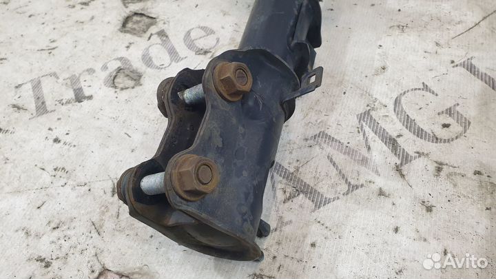 Амортизаторы передние в сборе на Mercedes W639