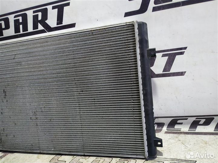 Радиатор охлаждения двигателя Volkswagen Passat B6