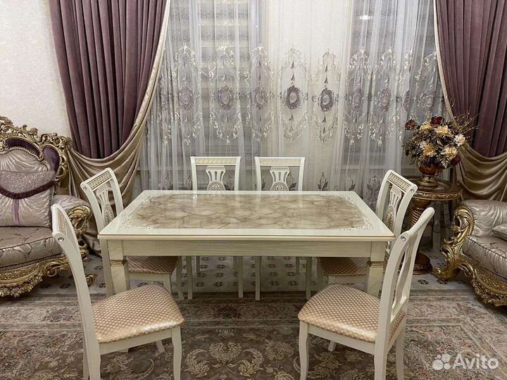 Кухонный стол и стулья
