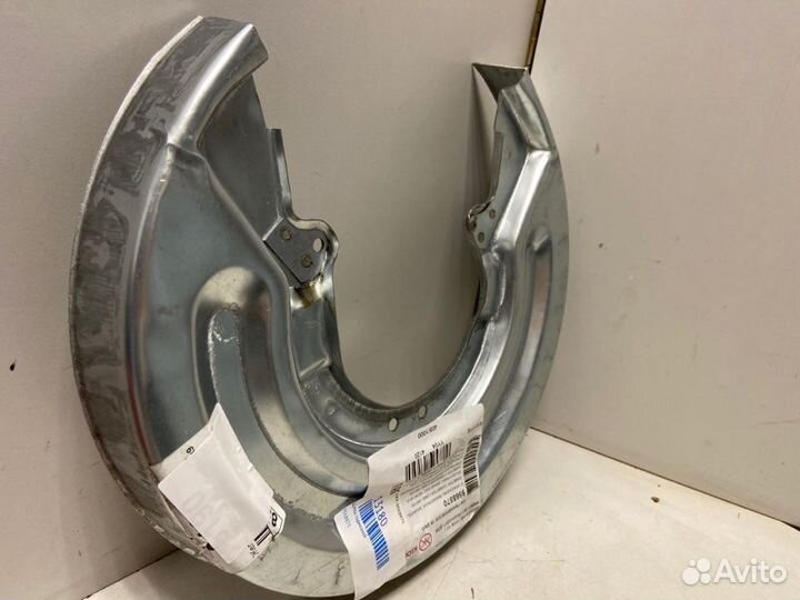 Щиток тормозной Volkswagen Transporter T5 (2003)