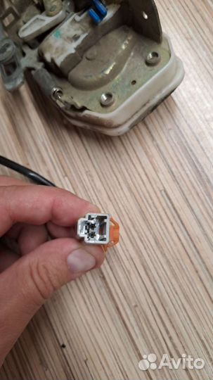 Замок двери Honda CRV передний левый