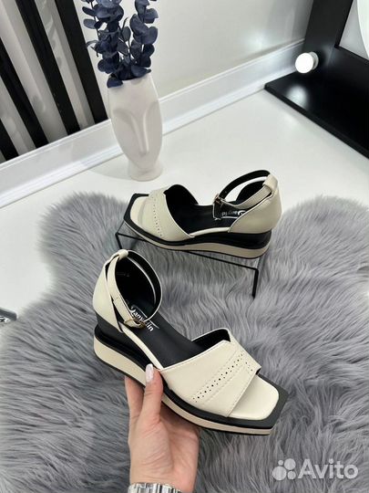 Босоножки 36р