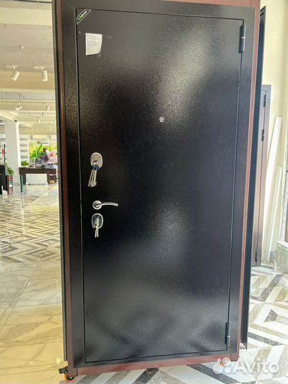 Дверь входная