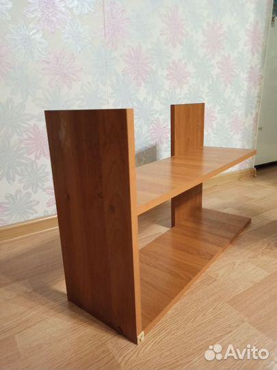 Полка книжная настенная