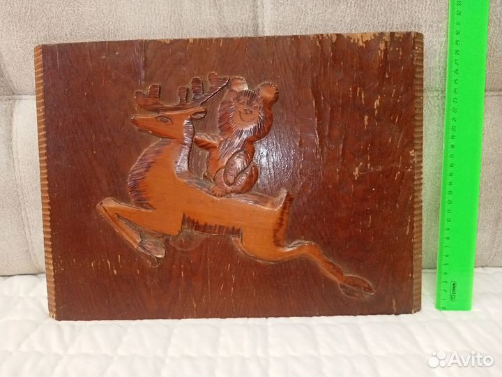 Олимпийский мишка на олене панно деревянное