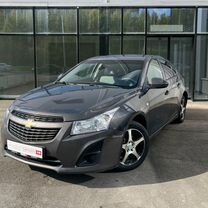 Chevrolet Cruze 1.6 AT, 2012, 180 000 км, с пробегом, цена 880 000 руб.