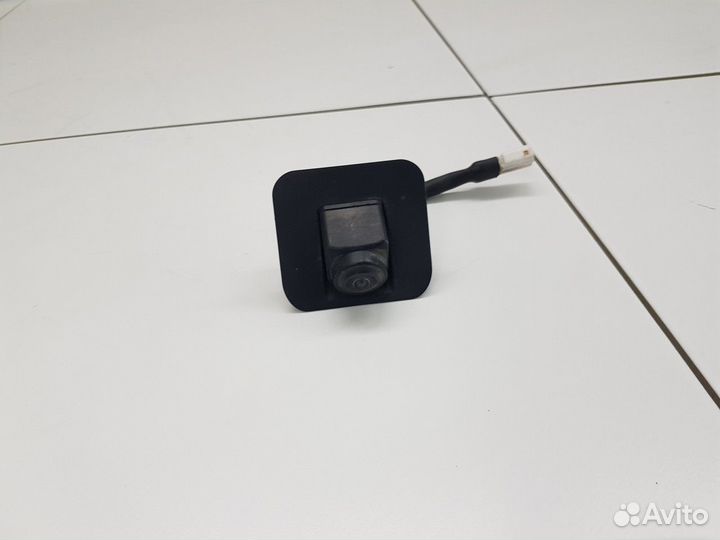 Камера заднего вида (Geely Atlas)
