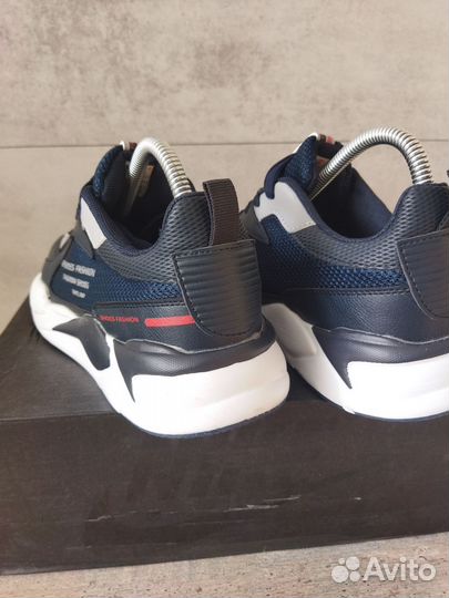 Кроссовки женские 39 р. новые