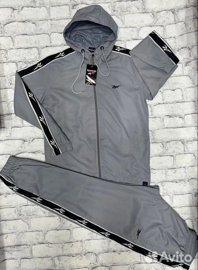 Спортивный костюм Reebok