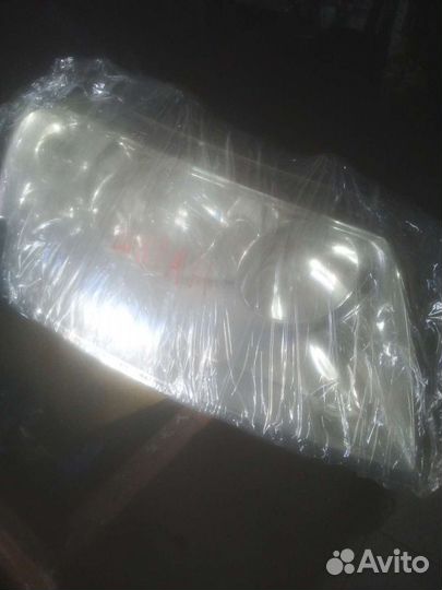 Фольксваген Шаран 2002г фара правая