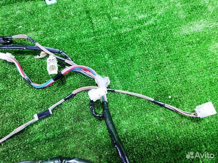 Проводка двери передней правой Toyota Yaris P90 2