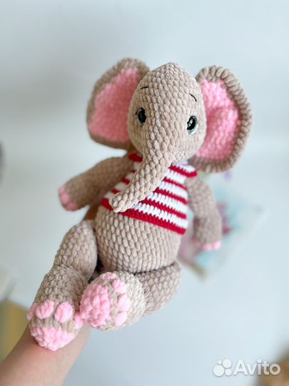 Вязаная игрушка слоник