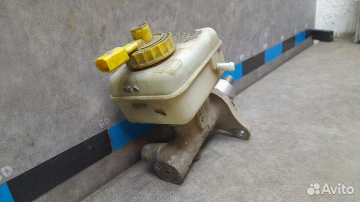 Главный тормозной цилиндр Skoda Octavia A4 1.6 BFQ