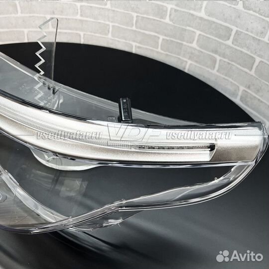 Стекло для фары BMW 5 E60 / E61 (2003-2010) Левое