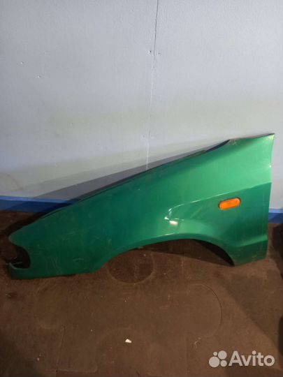 Переднее левое крыло Шкода Фелиция