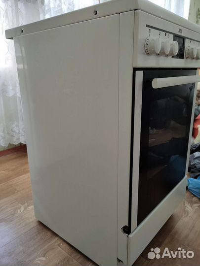 Плита электрическая AEG 47005V9-WN