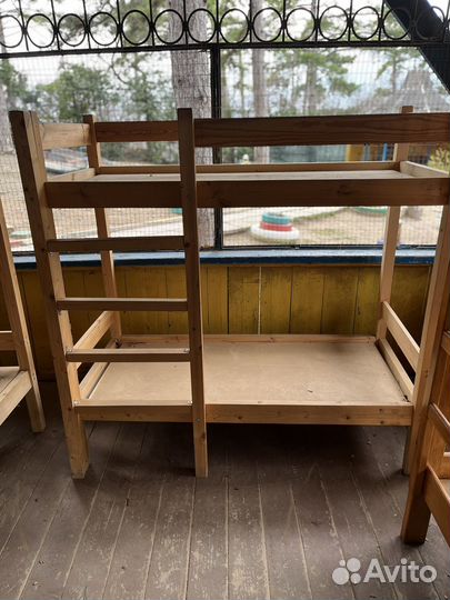 Кровать двухьярусная