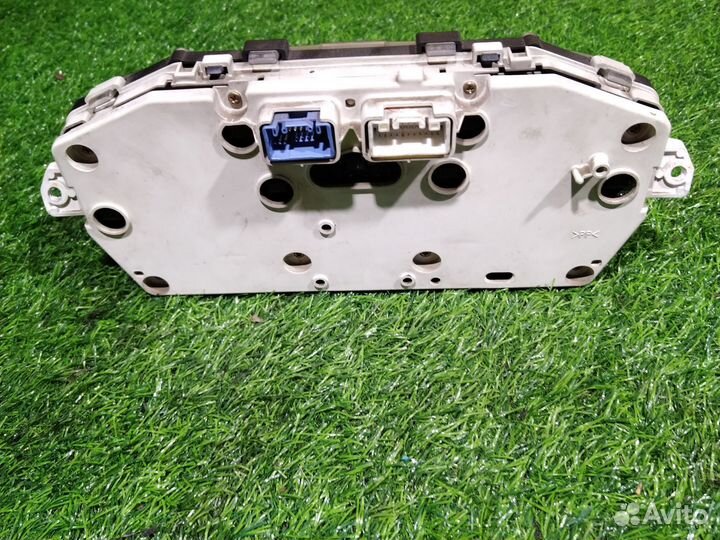 Щиток приборов, приборная панель Дайхатсу yrv