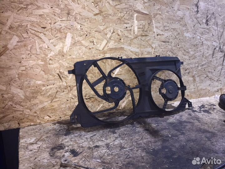 Диффузор вентилятора Ford Transit