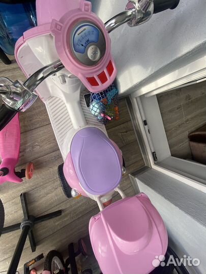 Электромотороллер Kreiss розовый