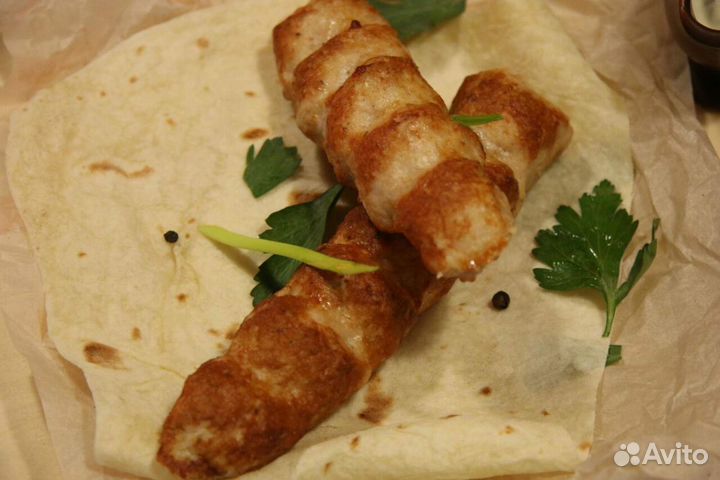 Повар мангальшик на море