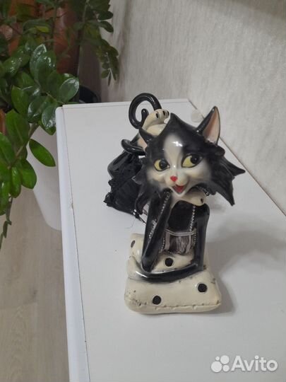 Статуэтка фарфор кошка