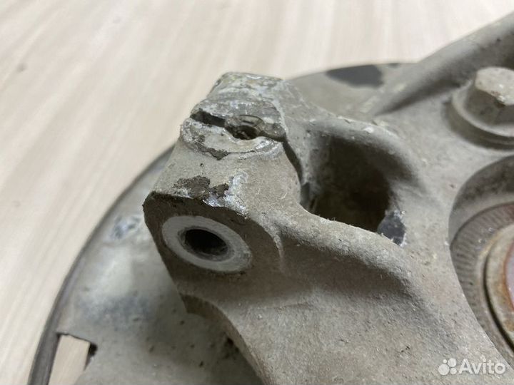 Кулак передний левый Chevrolet Cruze с2009-2016г с