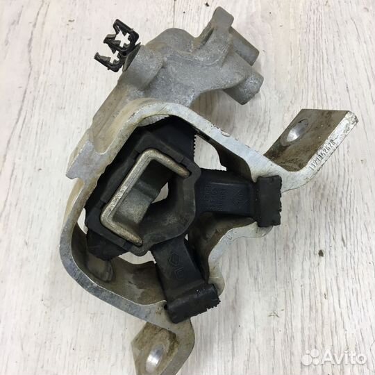 Опора двигателя двс Кронштейн Renault kaptur