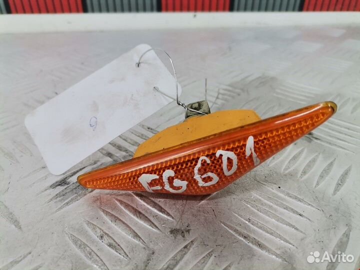 Повторитель передний правый Ford Focus рест. 2004