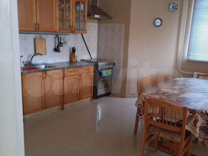 Дом 180 м² на участке 8 сот.