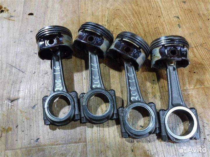 Поршень с шатуном Peugeot 206 1998-2012